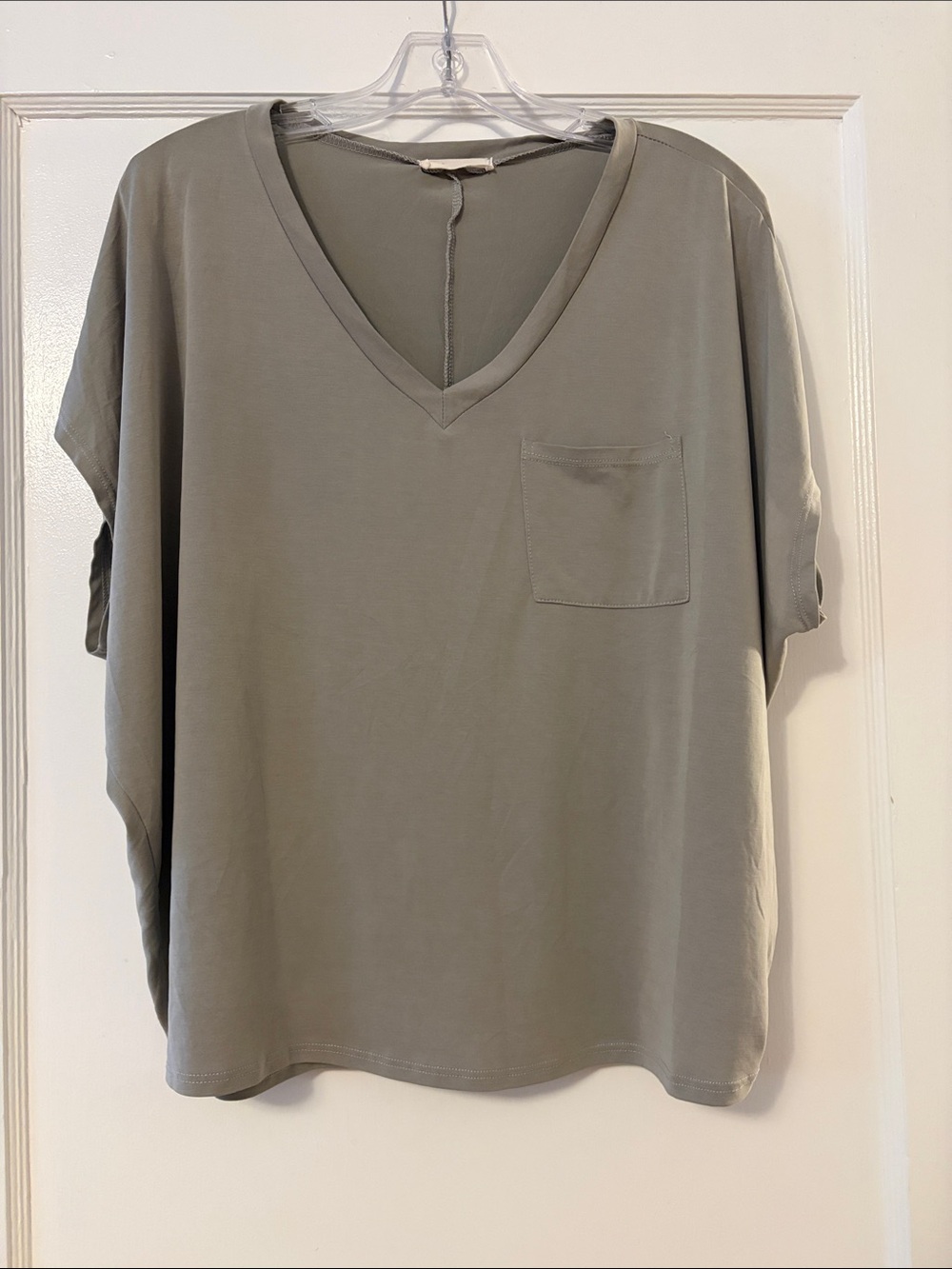 Entro V-Neck Pocket Short Sleeve Tee